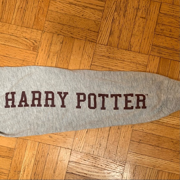 Harry Potter Gryffindor Grey and Maroon Long Sleeved Cropped Tee - Picture 5 of 8